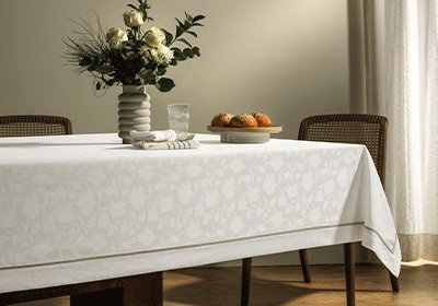 Toalha de Mesa Retangular Karsten Jacquard Sempre Limpa Antoni