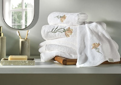 Jogo de Toalhas de Lavabo / Mão Karsten Lavínia