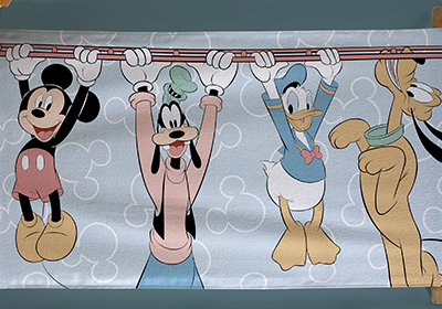 Toalha de Banho Infantil Dohler Mickey e Amigos Aveludada