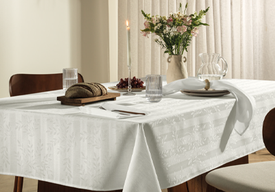 Toalha de Mesa Karsten Jacquard Sempre Limpa Serena
