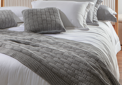 Peseira Queen / King Size Kacyumara Treliça Tricot 70cm X 2,60m