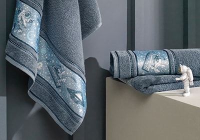 Toalha de Banho Infantil Karsten Espacial