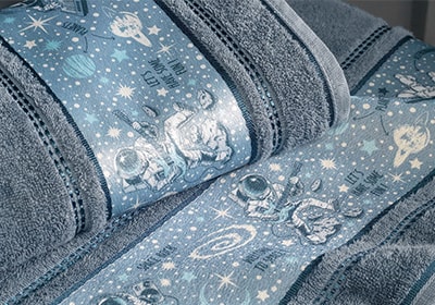 Toalha de Banho Infantil Karsten Espacial