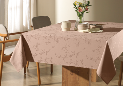 Toalha de Mesa Karsten Celebra Easy Wash Veríssimo